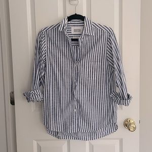 Cotton boyfriend-style button down shirt